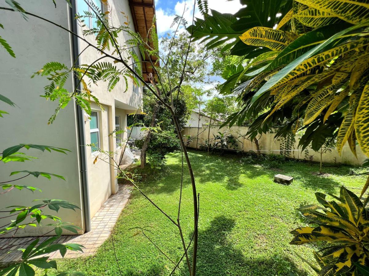Siri Tropical Retreat Villa Hikkaduwa Bagian luar foto